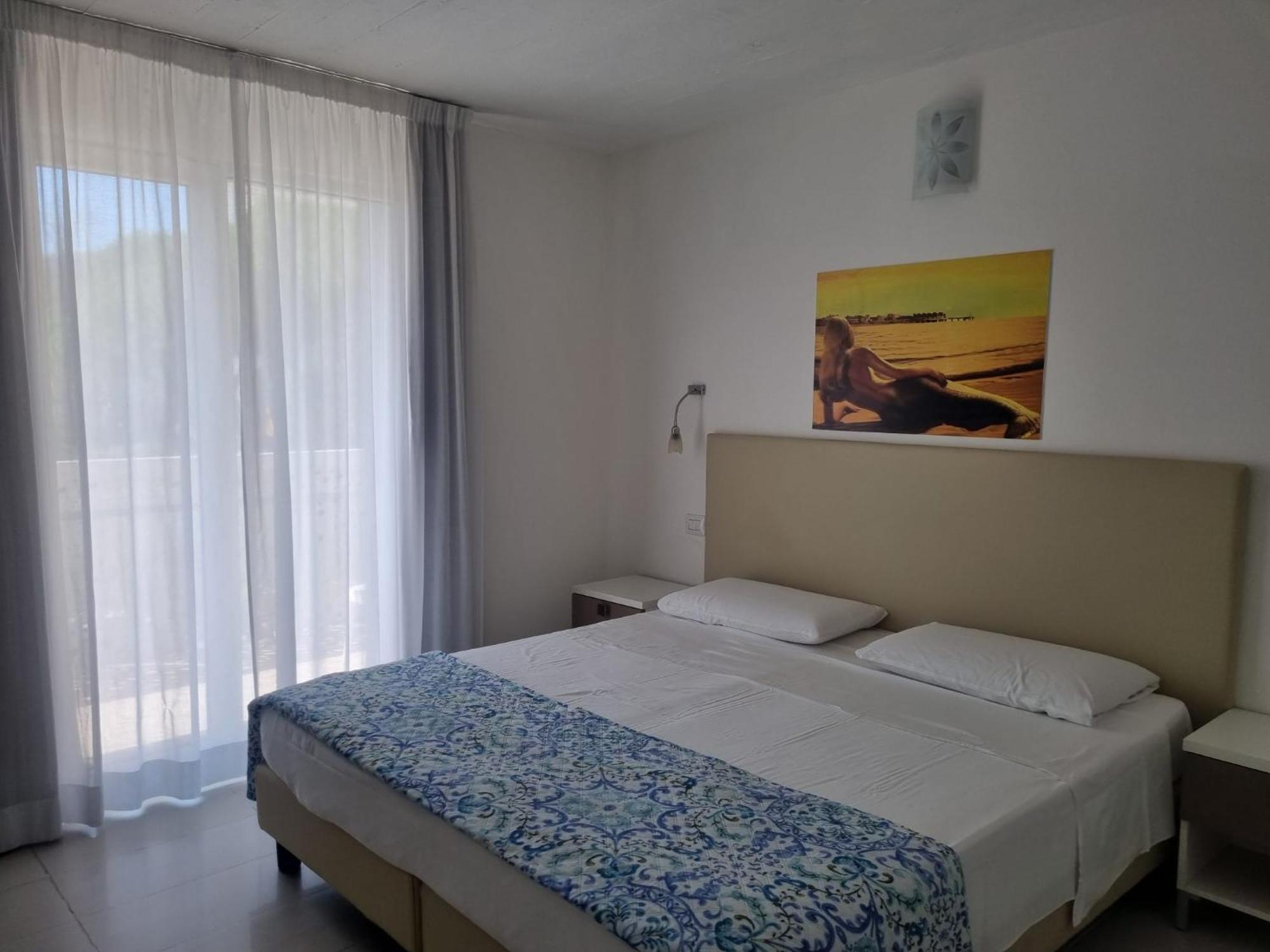 Appart-Hotel Holiday Lignano Sabbiadoro Exterior foto