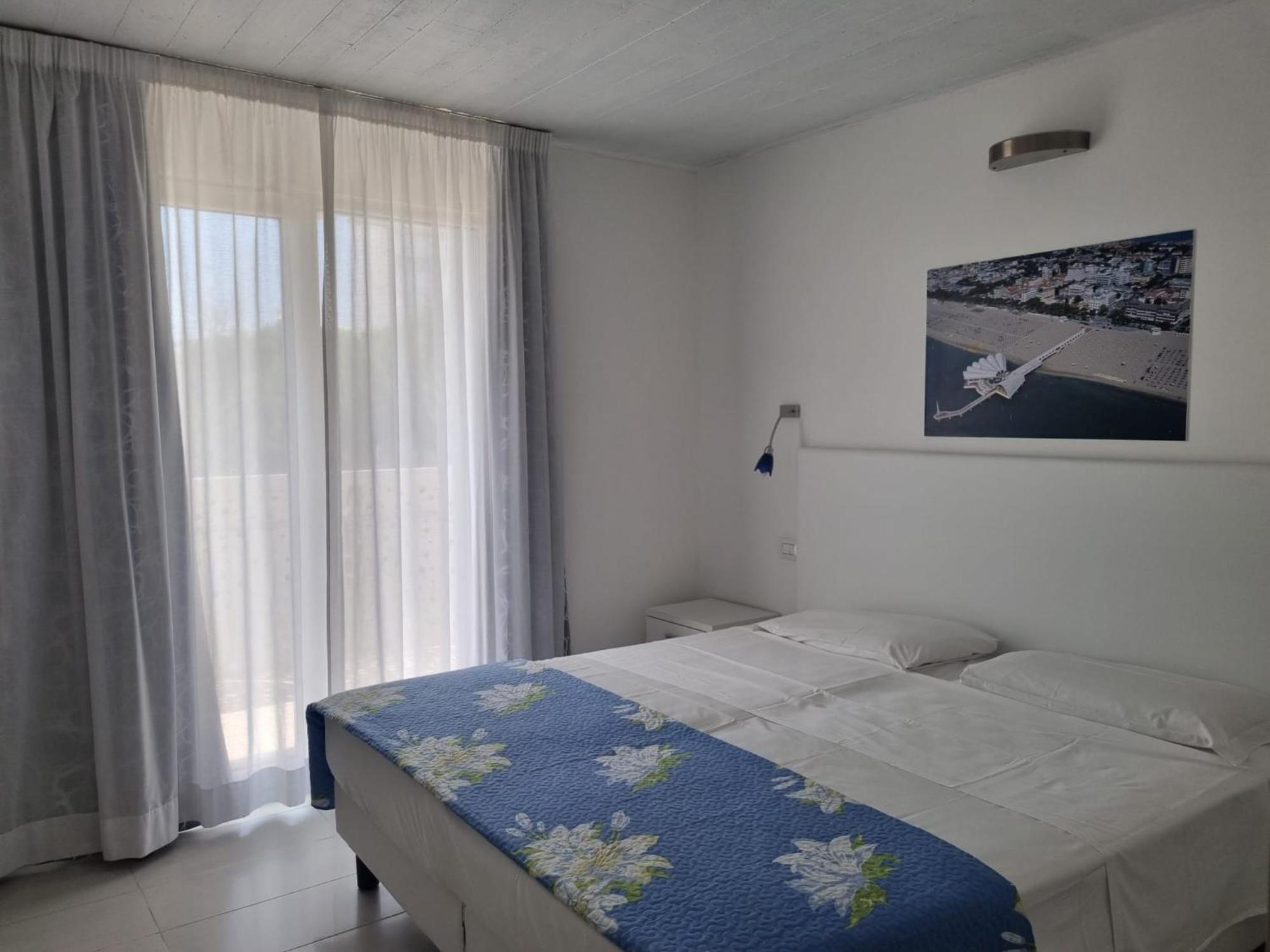 Appart-Hotel Holiday Lignano Sabbiadoro Exterior foto