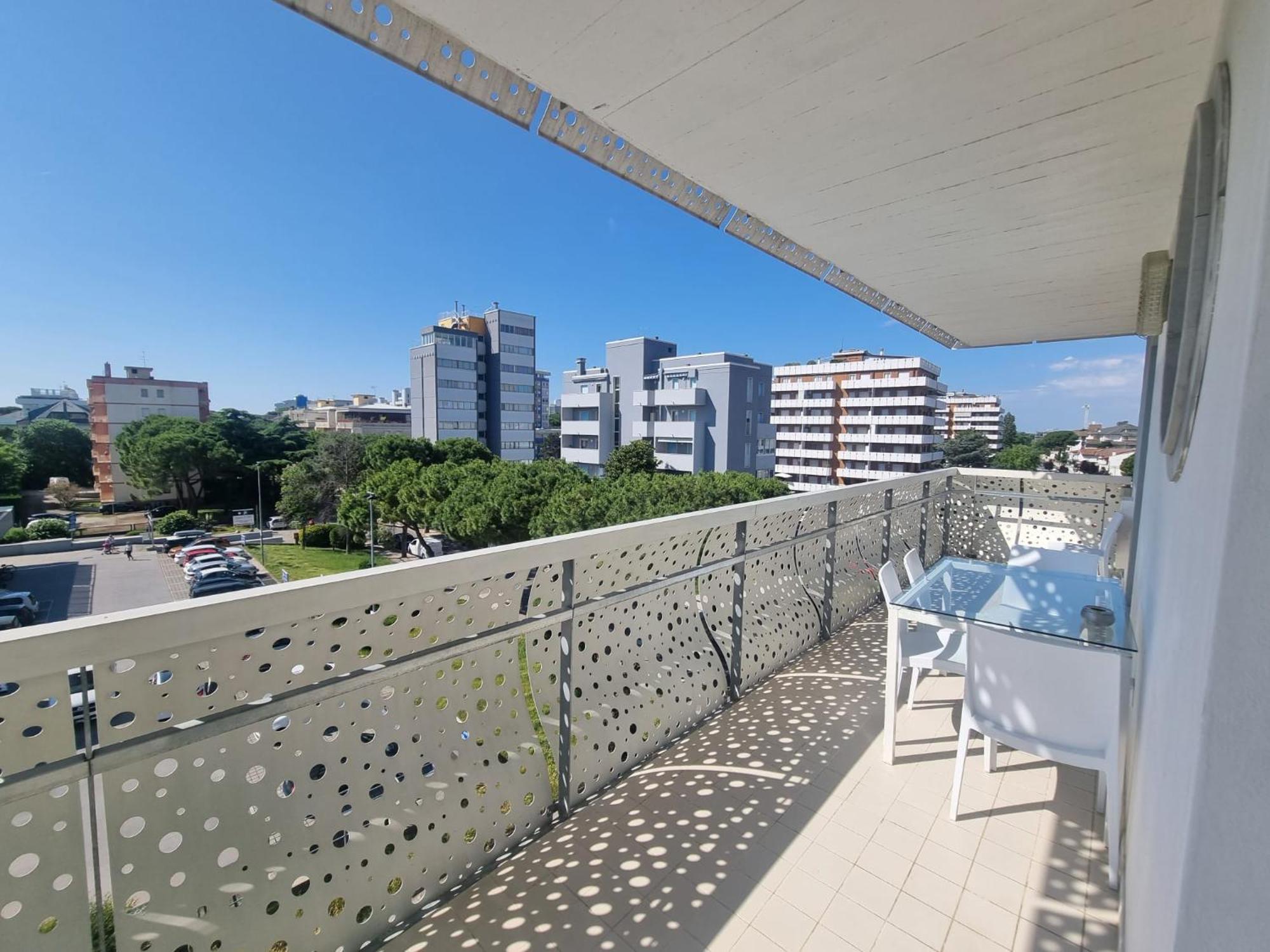 Appart-Hotel Holiday Lignano Sabbiadoro Exterior foto